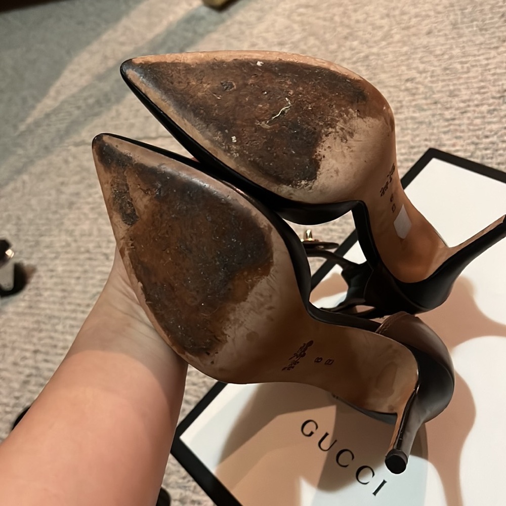 Coach two tone heels size 6 - Picture 4 of 7
